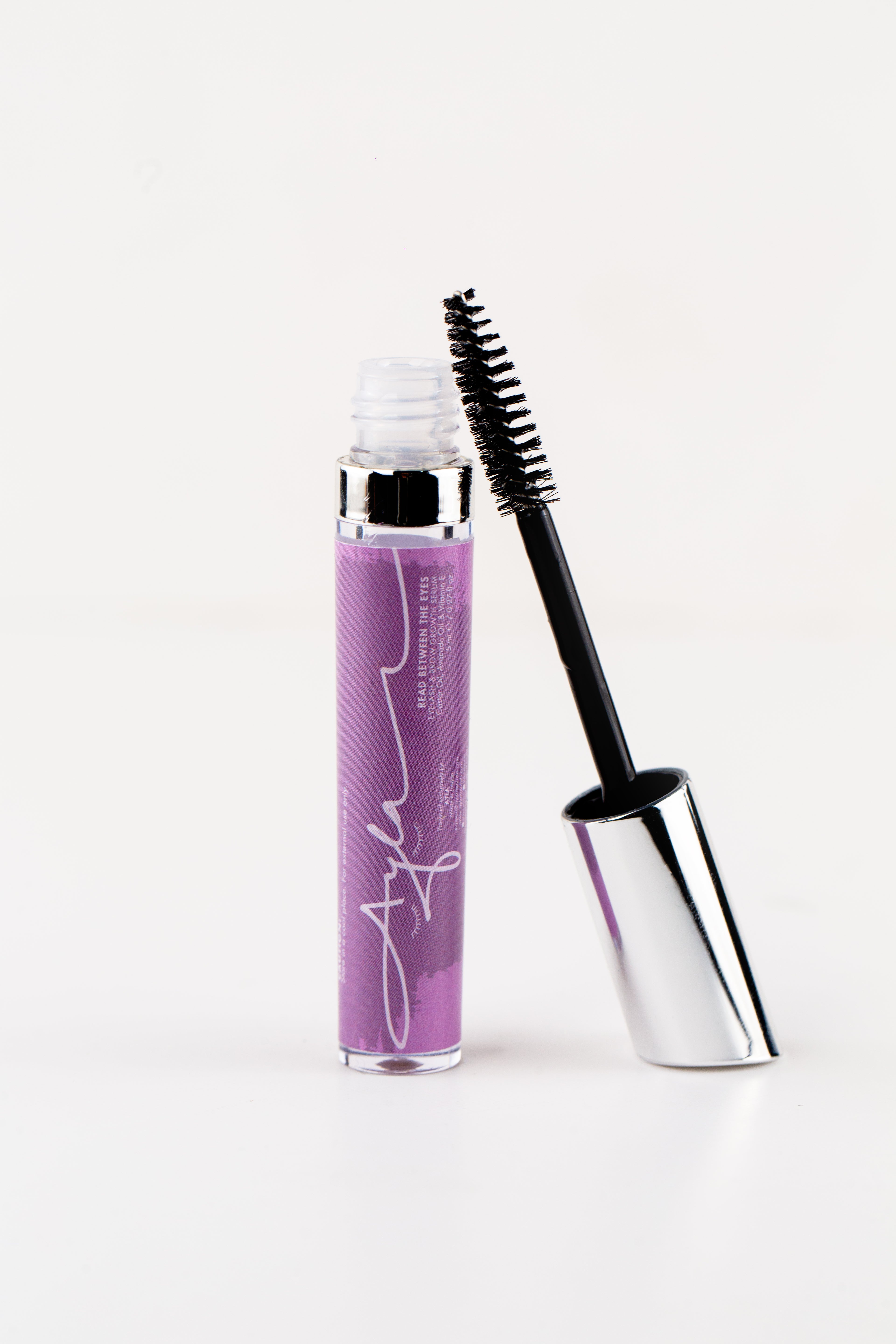 Read between the eyes ( Longer lashes, Thicker eyebrows) 5 ml / 0.27 fl oz