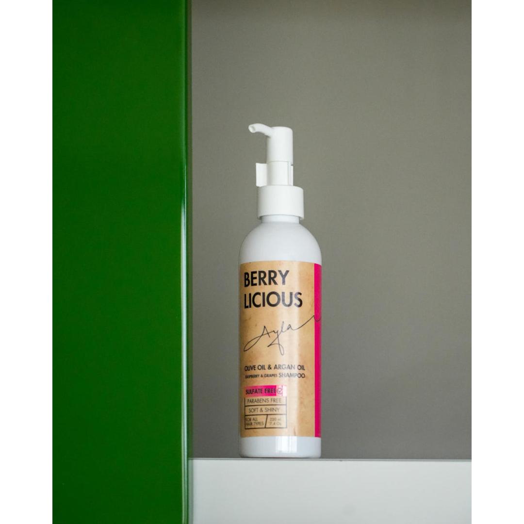 Sulphate Free Shampoo-Raspberry and Grape scent-.